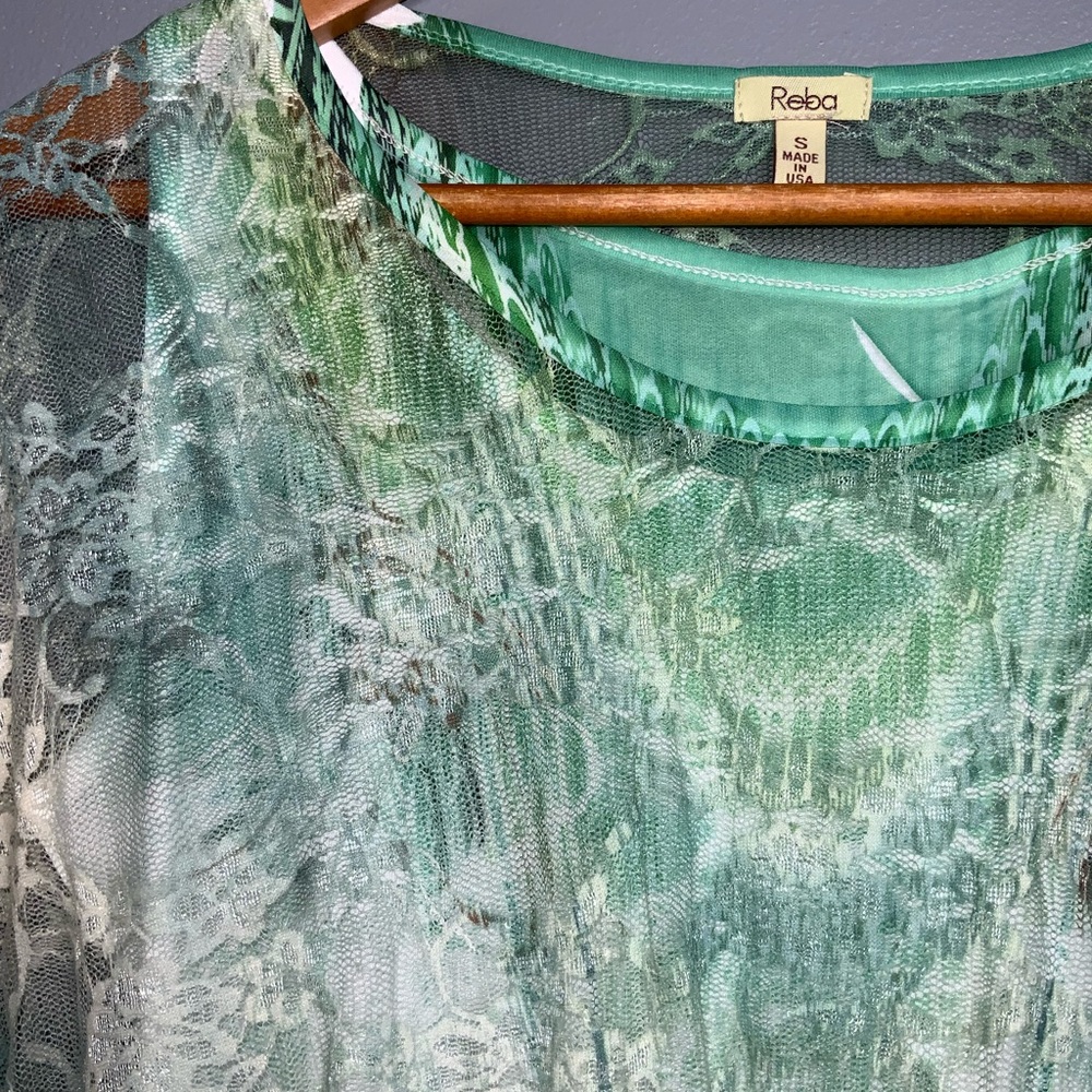 Reba Green and White Lace Overlay Stretch Knit Blouse Tunic Small NWT - Picture 5 of 8